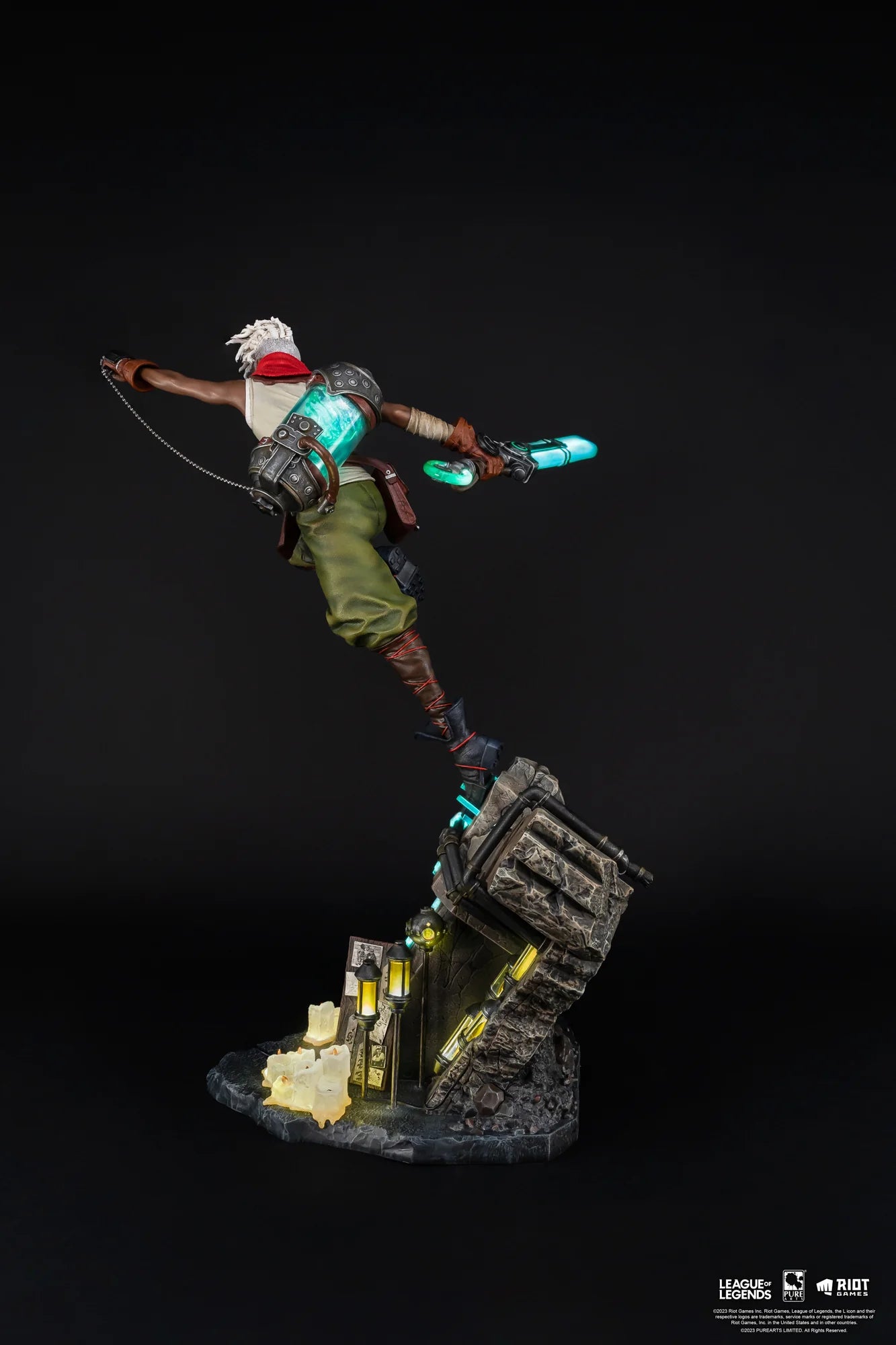 League of Legends - Ekko 1:4 Scale Statue